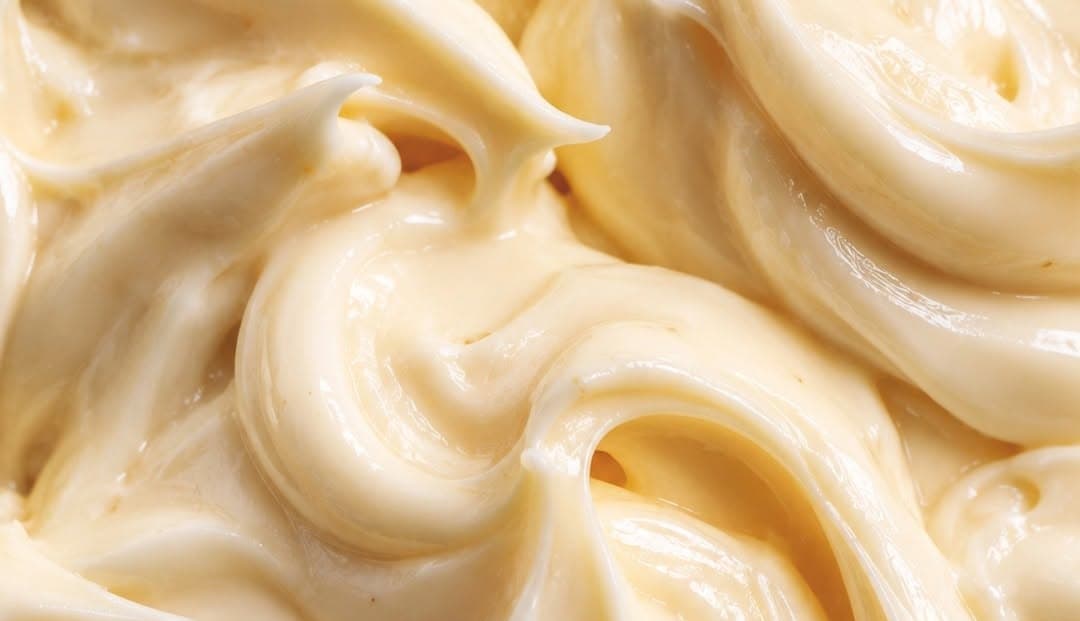 Swirled mayonnaise